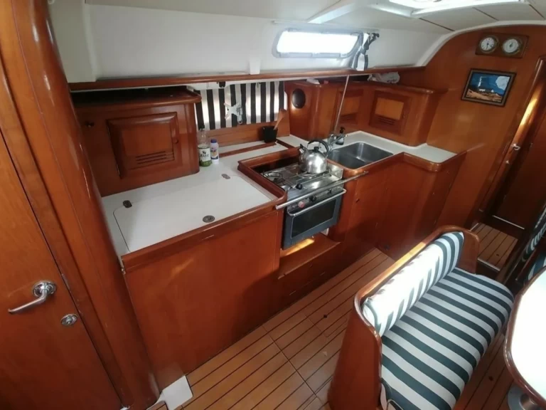 Bénéteau Oceanis 411 Clipper jednotlivci a charterové společnosti v Lefkáda