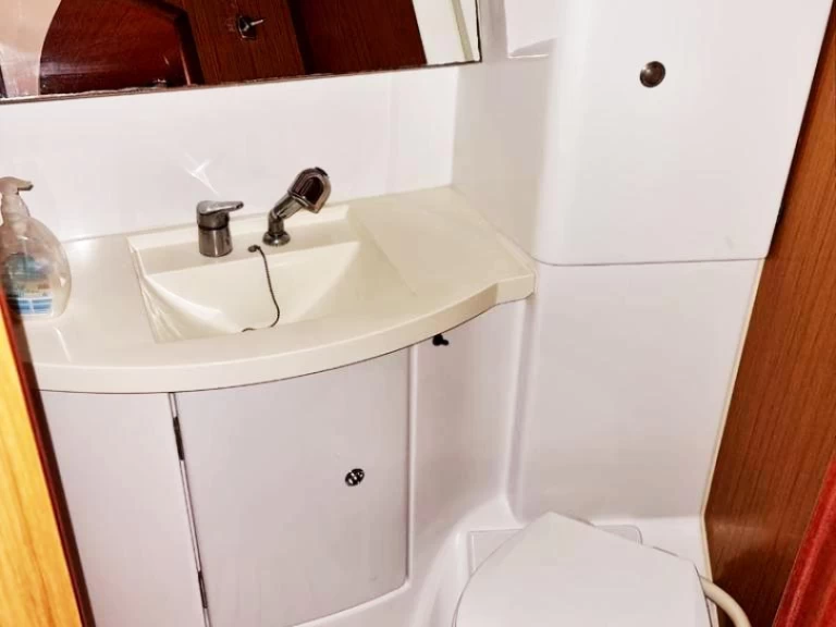 Plachetnice k pronájmu v Ermoúpolis za nejlepší cenu