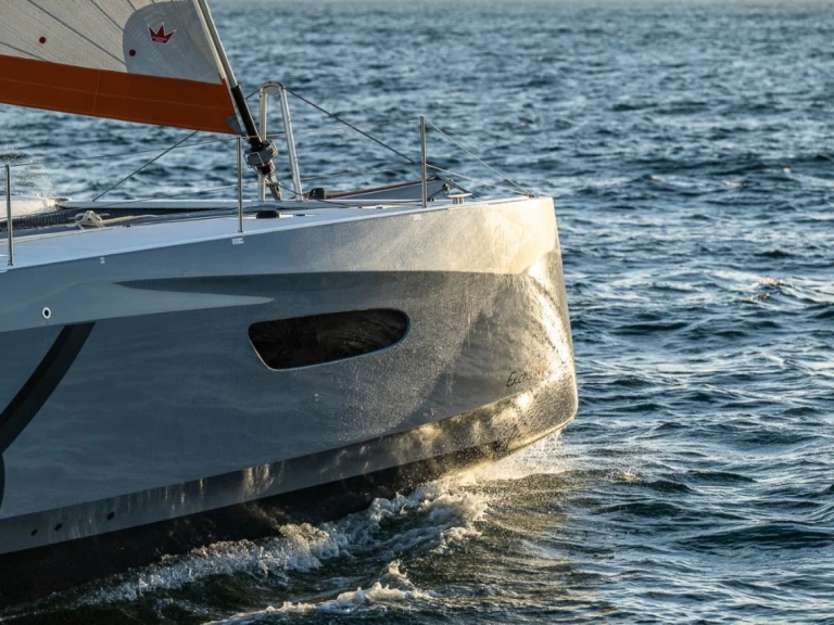 Excess Excess 14 jednotlivci a charterové společnosti v Port Grimaud