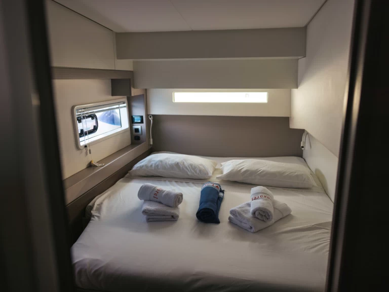 Katamarán k pronájmu v Playa de Talamanca za nejlepší cenu