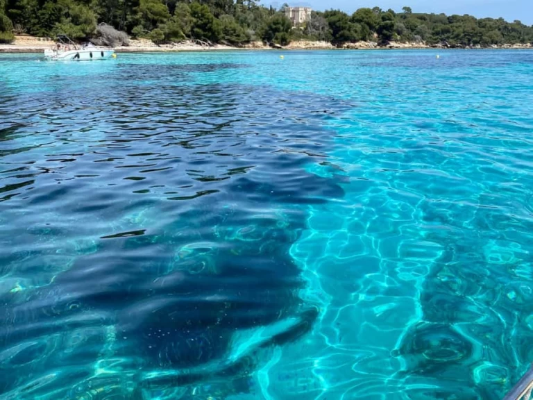 Pronajmout si Bénéteau Flyer 6 SUNdeck v Cannes