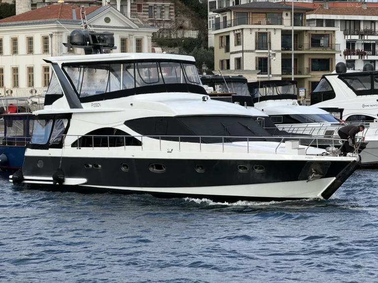 Pronájem lodi Custom Custom v Beşiktaş na Samboatu