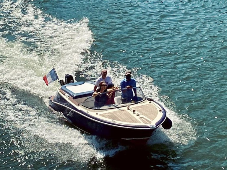 Pronajmout si Quicksilver Classic 20 v Saint-Cloud