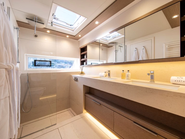 Lagoon Lagoon Seventy 8 jednotlivci a charterové společnosti v Palma de Mallorca