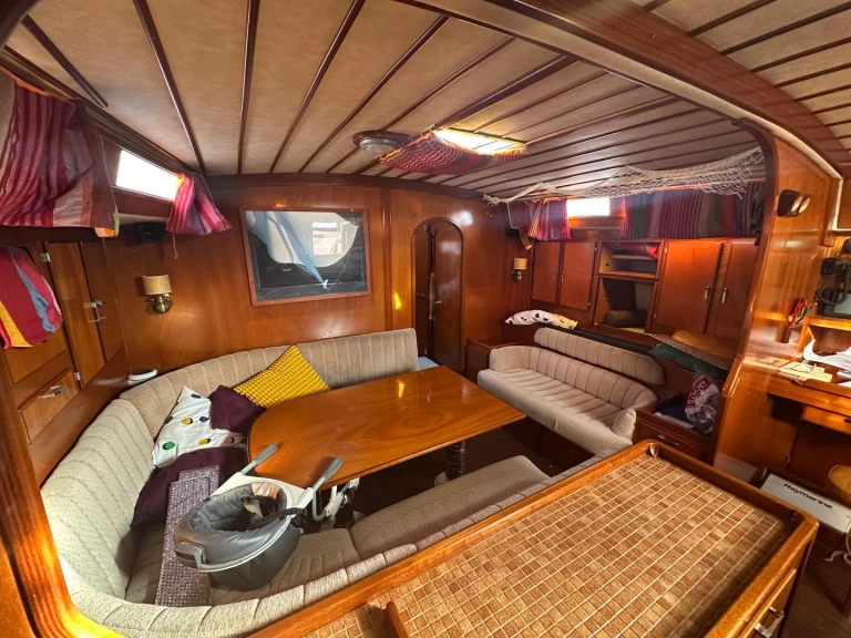 Amel Super Maramu jednotlivci a charterové společnosti v Deauville