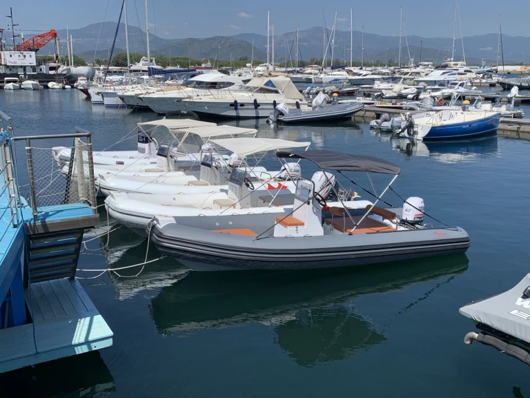 Pronájem lodi AT Marine AT 590 v Arbatax na Samboatu