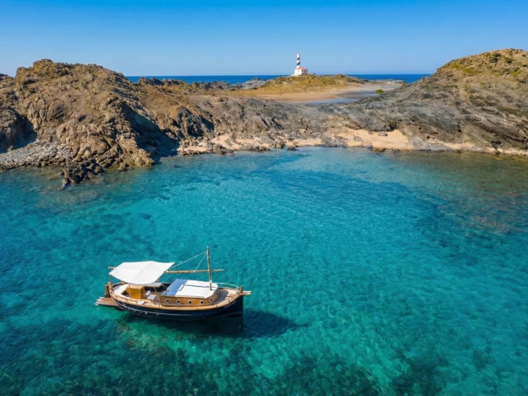 Motorová loď k pronájmu v Mahon za nejlepší cenu