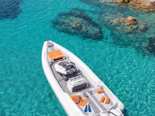 Motorová loď k pronájmu v Marina di Portisco za nejlepší cenu