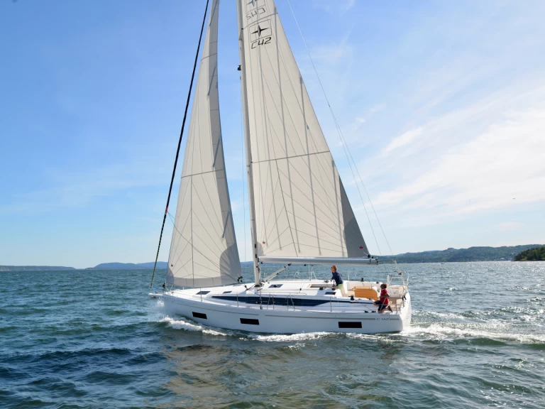 Pronájem lodi Bavaria Bavaria C42 v Cecina na Samboatu