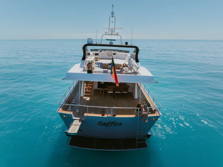 Jachta k pronájmu v Monaco-Ville za nejlepší cenu