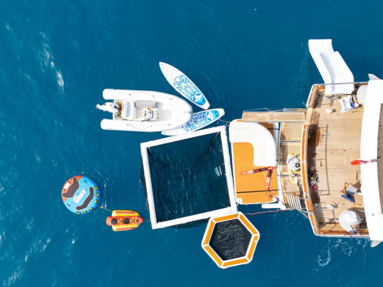 Pronájem lodi Canados Canados 90' v Monaco-Ville na Samboatu