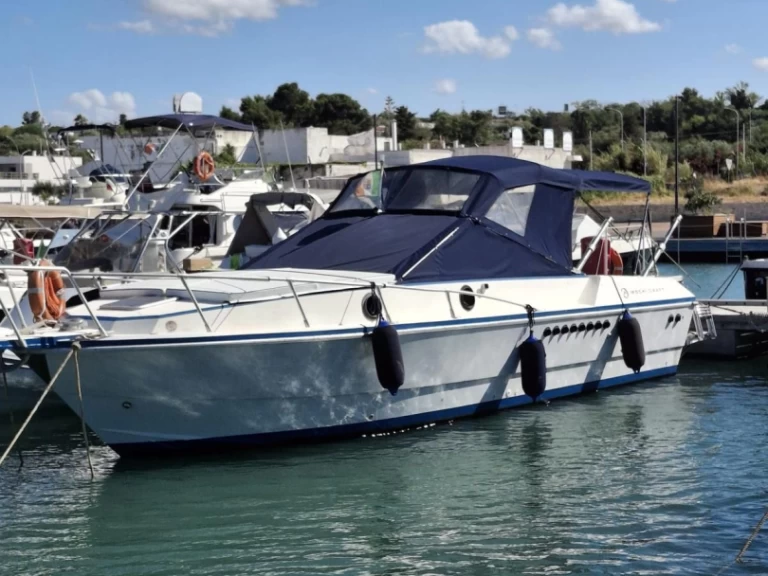 Mochi Craft Mochi 40 jednotlivci a charterové společnosti v Taranto