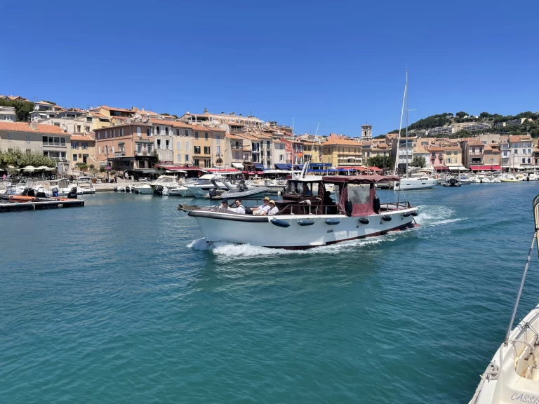 Pronajmout si Pantasso Bateau en bois  v Cassis