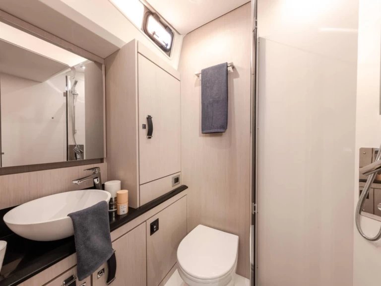 Pronájem lodi San Foca lákavé ceny Jeanneau 60