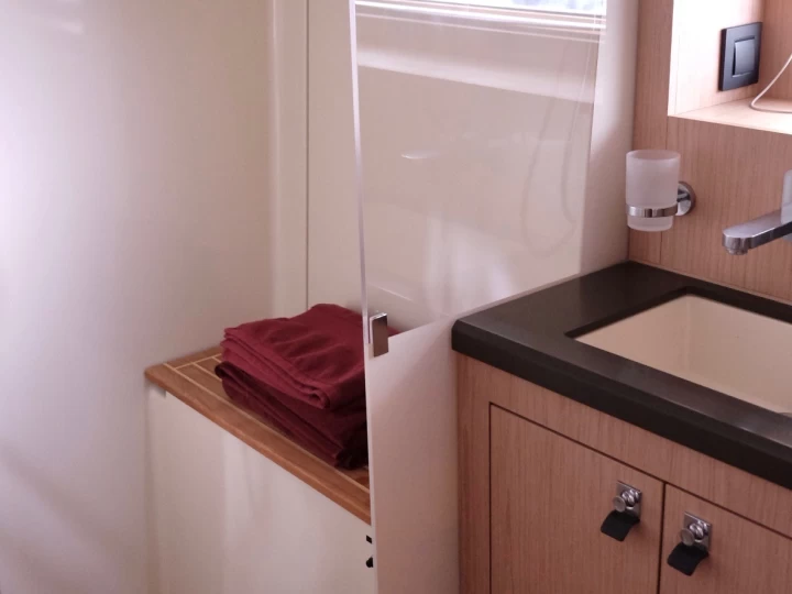 Pronajmout si Bénéteau Oceanis Yacht 62 v Castiglioncello