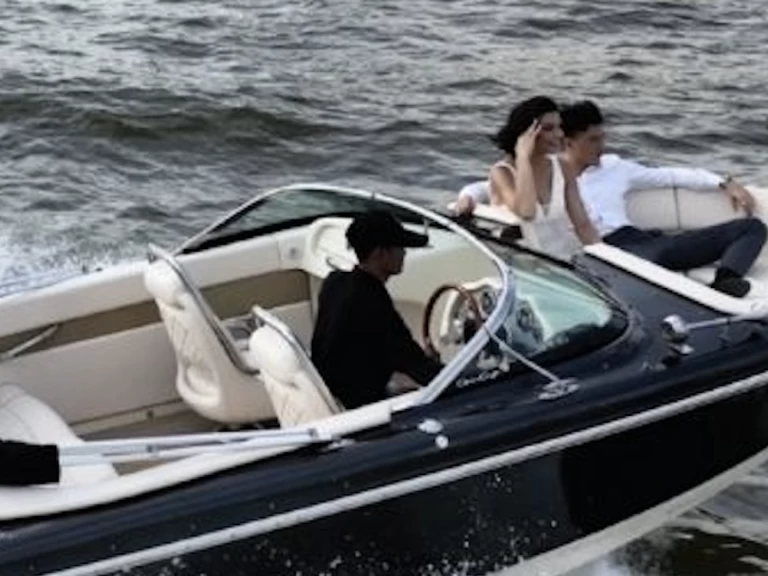 Pronájem lodi Bang Kho laen lákavé ceny Carina 21