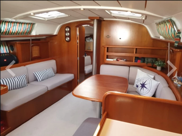 Pronájem Plachetnice Bénéteau s licencí