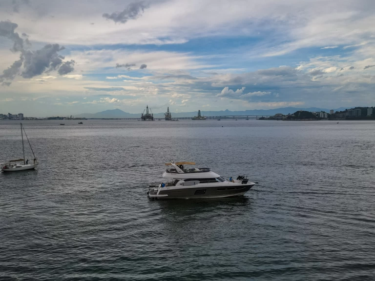 Pronájem lodi Rio de Janeiro (state) lákavé ceny 60 flybridge