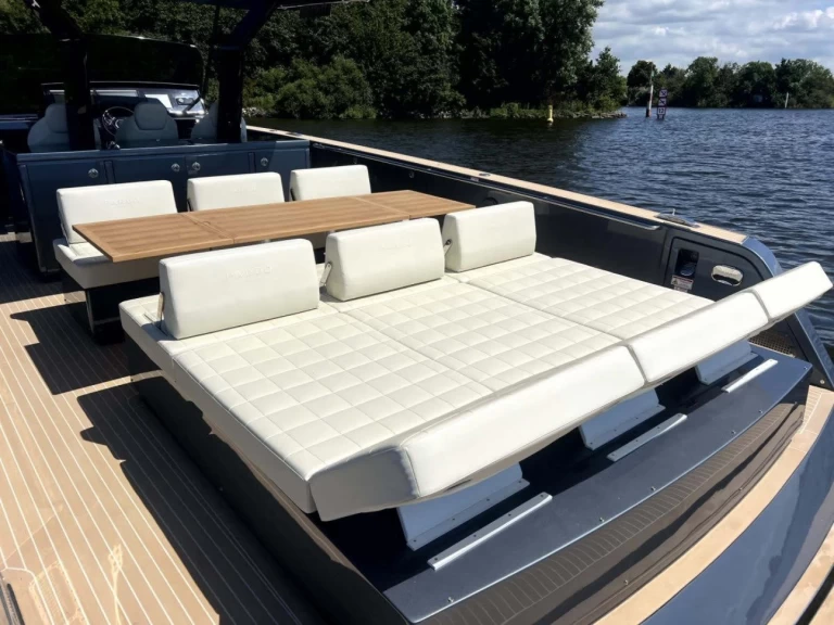 Pronájem lodi Pardo Yachts Pardo 43 v Saint-Tropez na Samboatu