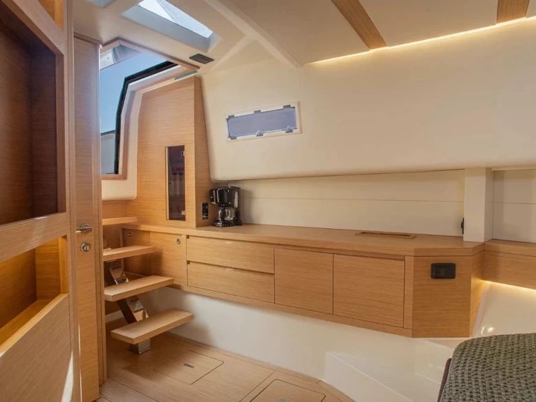 Pronajmout Motorová loď se skipperem či ne Pardo Yachts v Saint-Tropez