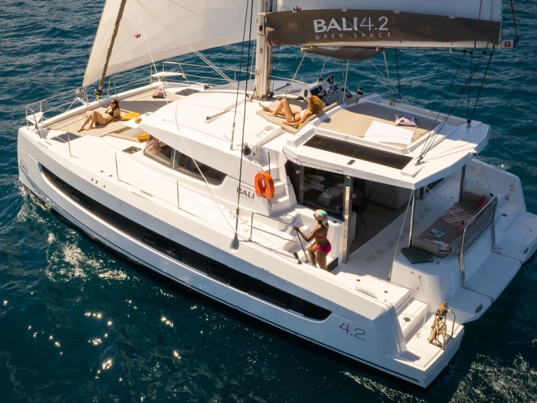 Pronajmout si Bali Bali 4.2 v Saint-Mandrier-sur-Mer
