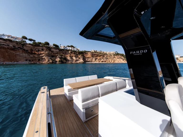 Pronajmout si Pardo Yachts Pardo 38 v Monako