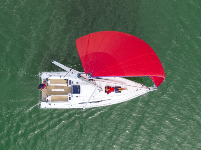 Pronájem lodi Bénéteau Oceanis 30.1 v Palma de Mallorca na Samboatu