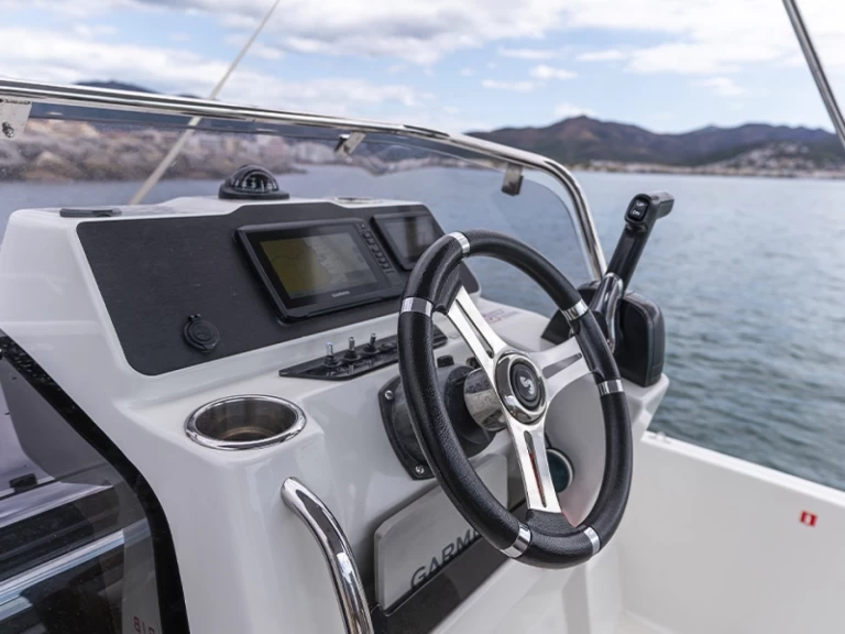 Pronájem lodi Saint Raphael lákavé ceny Flyer 6