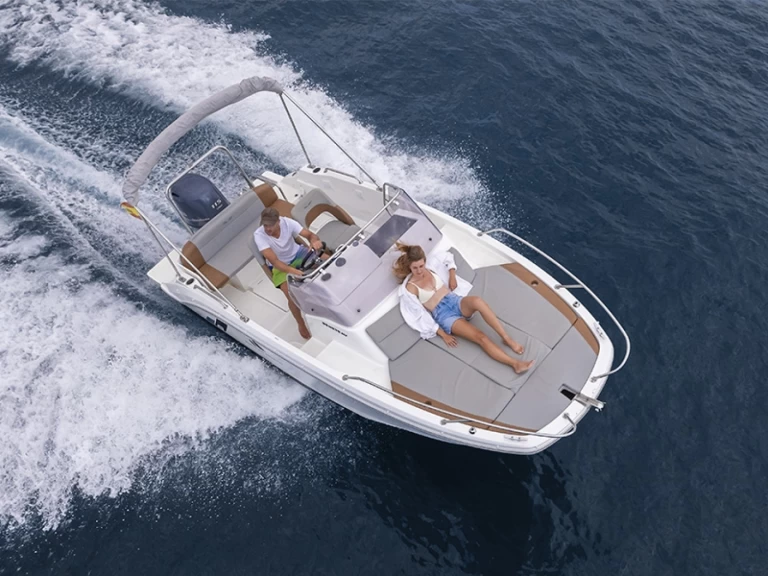 Pronájem lodi Bénéteau Flyer 6 v Saint Raphael na Samboatu