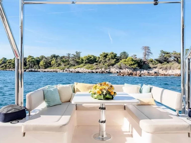 Pronájem jachty v Nassau -Aquila Mako na Samboatu