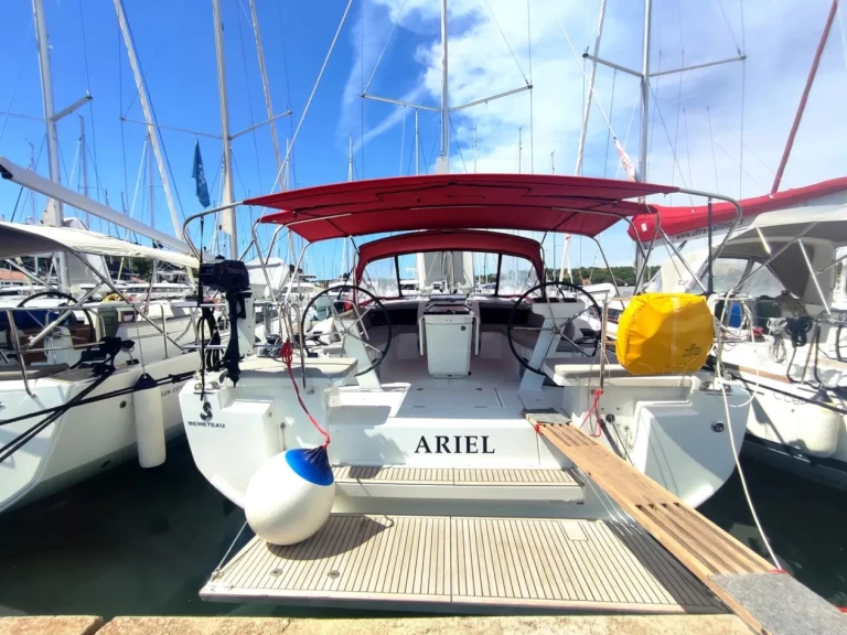 Pronájem Plachetnice Bénéteau s licencí