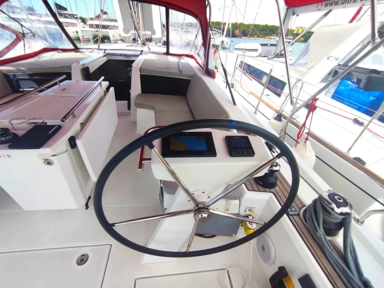 Bénéteau Oceanis 46.1 jednotlivci a charterové společnosti v Pomer