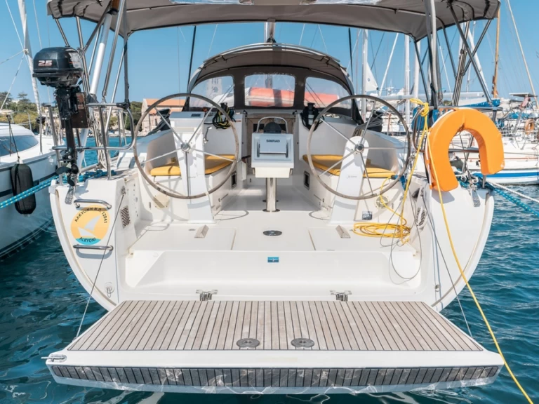 Pronájem lodi Rhodos lákavé ceny Cruiser 41