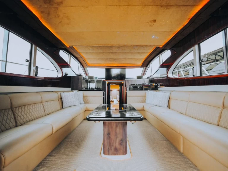 Pronajmout si Accura 55 v Kota Denpasar