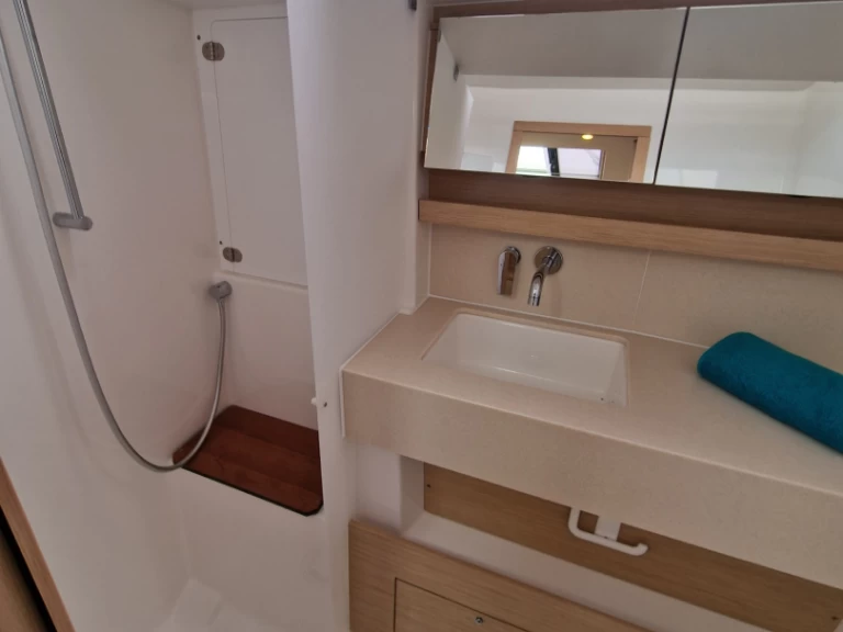 Dufour Dufour 470 jednotlivci a charterové společnosti v Port-Camargue