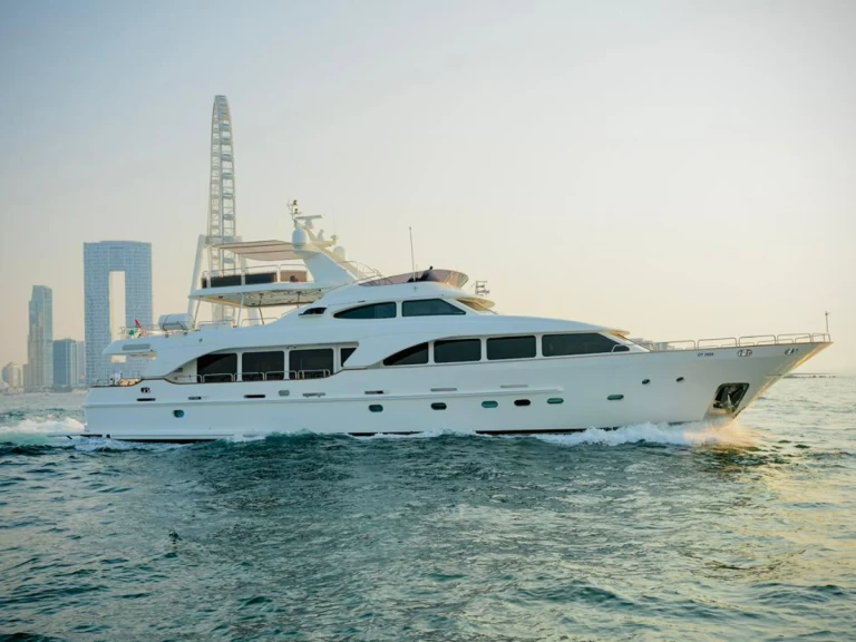 Pronájem Jachta v Dubai Marina -Benetti Benetti 115