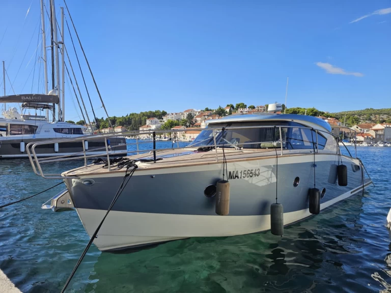 Pronájem jachty v Split -Brioni Yachts Brioni 44 na Samboatu