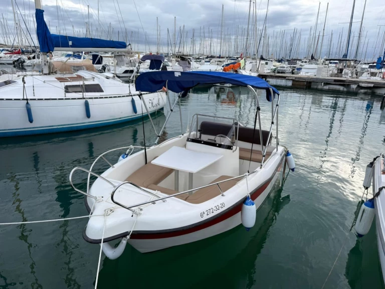 Pronájem lodi Mareti 45O open v Roda de Barà na Samboatu