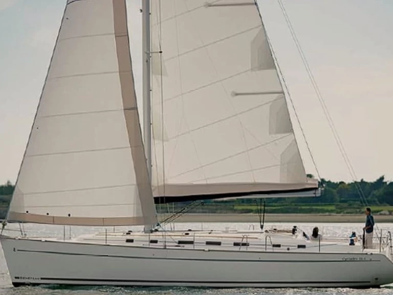 Bénéteau Cyclades 43.4 jednotlivci a charterové společnosti v Piraeus