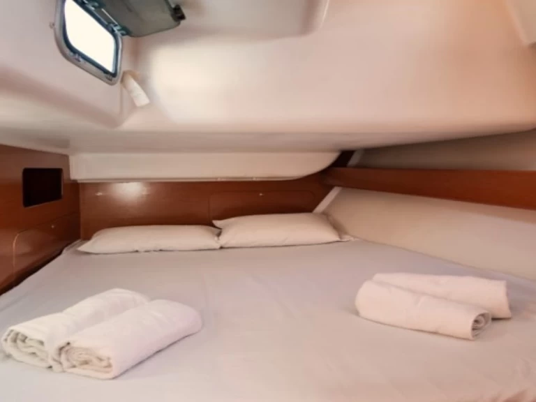 Pronájem lodi Piraeus lákavé ceny Cyclades 43.4