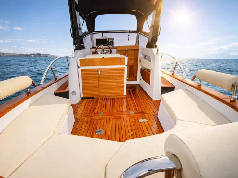 Pronajmout Motorová loď se skipperem či ne Salpa v Massa Lubrense