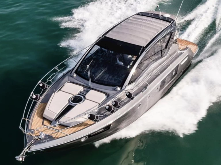 Pronájem lodi Beaulieu-sur-Mer lákavé ceny Cranchi M44 HT