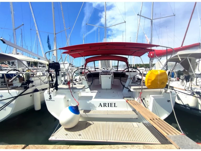 Pronájem Plachetnice Bénéteau s licencí