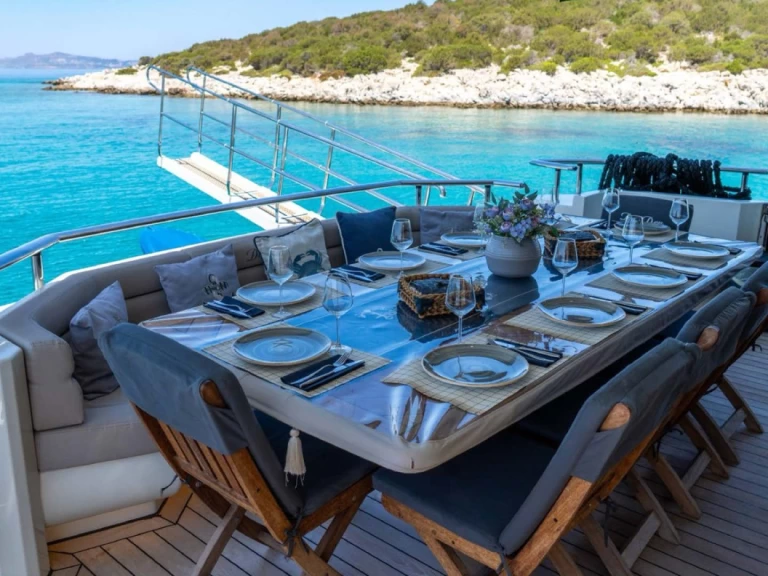 Pronájem jachty v Bodrum - Super Luxury Motor Yacht na Samboatu