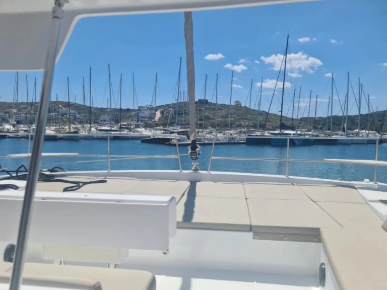 Pronajmout Katamarán se skipperem či ne Bali v Lavrio