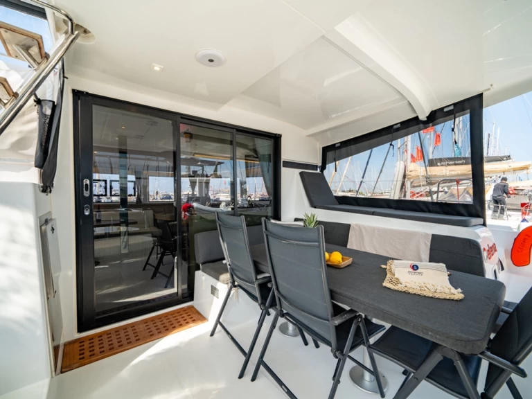 Pronajmout Katamarán se skipperem či ne Lagoon v Benítses