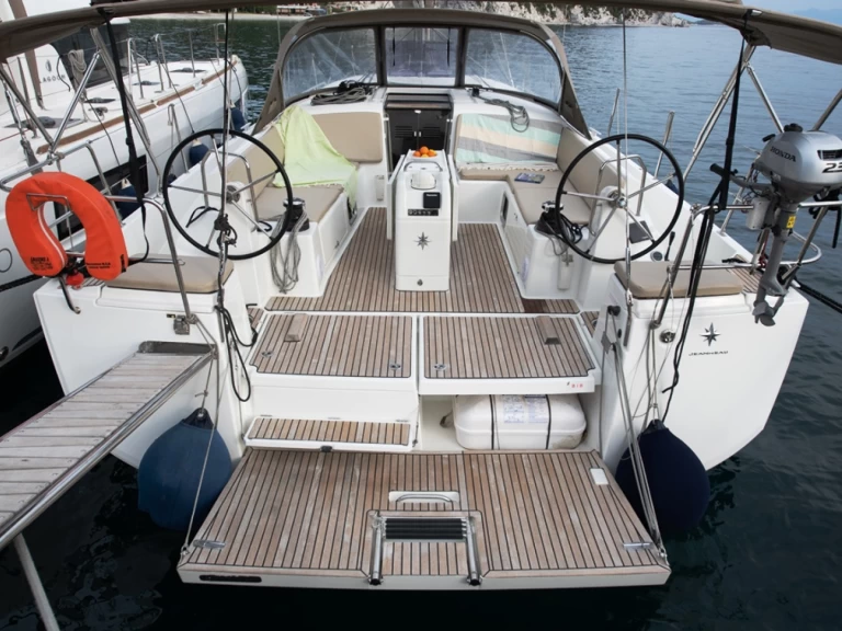 Jeanneau Sun Odyssey 490 jednotlivci a charterové společnosti v Neo Klima