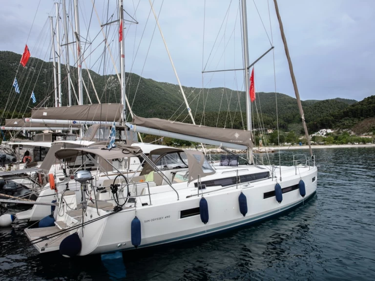 Pronájem jachty v Neo Klima -Jeanneau Sun Odyssey 490 na Samboatu