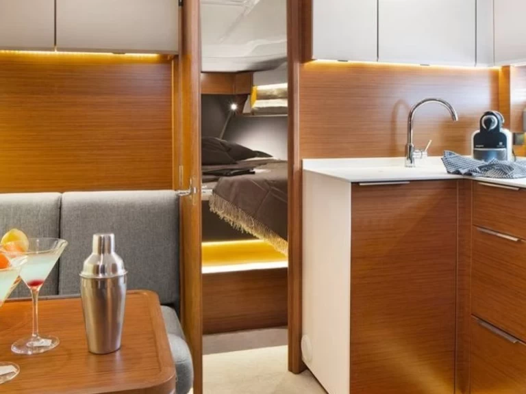 Pronajmout si Bavaria Bavaria Sport 360 Open v El Toro