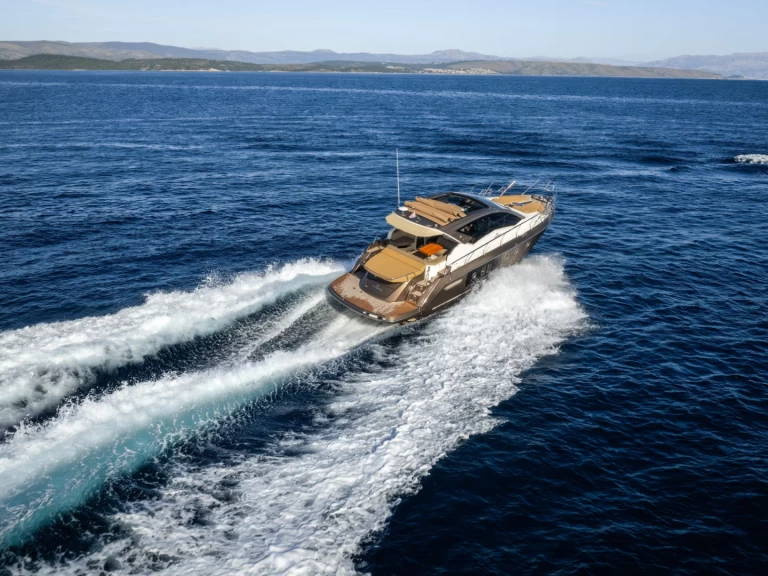 Pronájem lodi Cranchi Cranchi M44 HT v Split na Samboatu